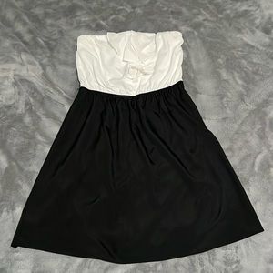 Express Black White strapless dress Side Zip Gummy liner top Slip under bottoms